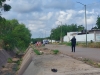 Dejan cartulina sobre cad&aacute;ver de un hombre en Colinas del Bosque, Culiac&aacute;n