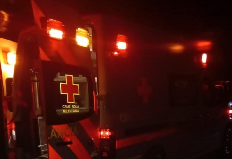 Lo atropellan sobre 'La 19', camino a Costa Rica, Culiac&aacute;n; queda tirado muerto sobre la carretera