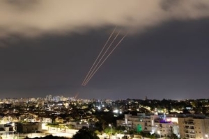 Irán lanza ataque de más de 100 drones contra Israel