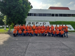 Trabajadores de SEPyC externan demandas al candidato al SNTE 27