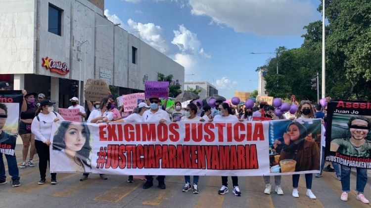 Al grito de ¡justicia! por Kenya María marchan de Catedral a la Lomita en Culiacán
