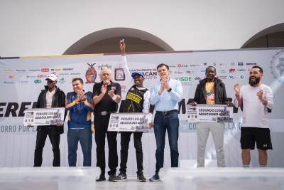 keniano Robertho Gaitho y mexicana Kathia Mirel Garc&iacute;a, ganadores del Marat&oacute;n Internacional de Culiac&aacute;n