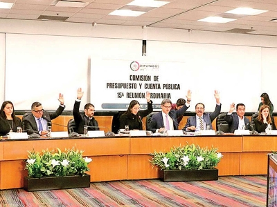 Recortes a INE, Corte y el INAI se ir&aacute;n a becas; PEF 2024 avanza en comisiones