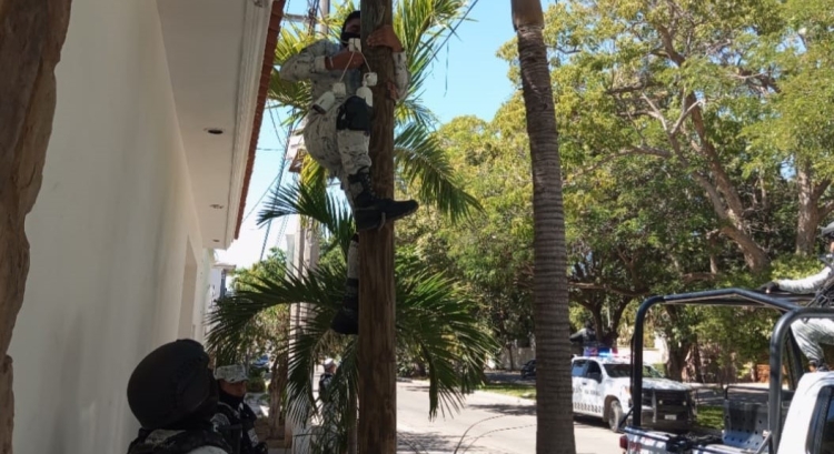 Grupo Interinstitucional realiza en Culiac&aacute;n Operativos para el retiro de c&aacute;maras de videovigilancia irregulares o instaladas en estructuras p&uacute;blicas