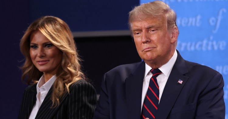 El presidente Donald Trump y la primera dama Melania Trump dan positivo por covid-19