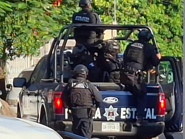 Operativo del GOES causa expectaci&oacute;n en privadas de Isla Musala, en Culiac&aacute;n