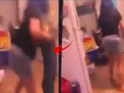 Mujer golpea brutalmente a su hijo adoptivo y todo queda grabado; en redes piden justicia