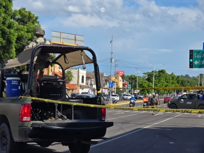 Tras reporte de balazos, localizan una camioneta baleada y 9 casquillos en la zona, en Lomas del Boulevard, en Culiac&aacute;n