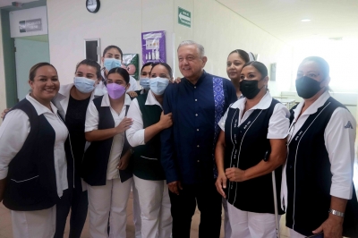 Llegan a México los primeros 60 médicos cubanos