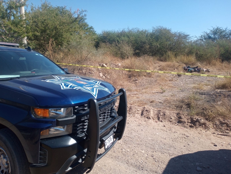 Encobijado y con las extremidades atadas, hallan a un hombre asesinado, en Culiacán