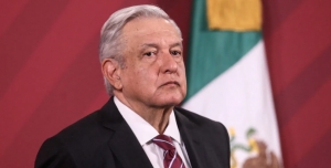 AMLO "est&aacute; muy lejos de acabar con la corrupci&oacute;n": The Wall Street Journal