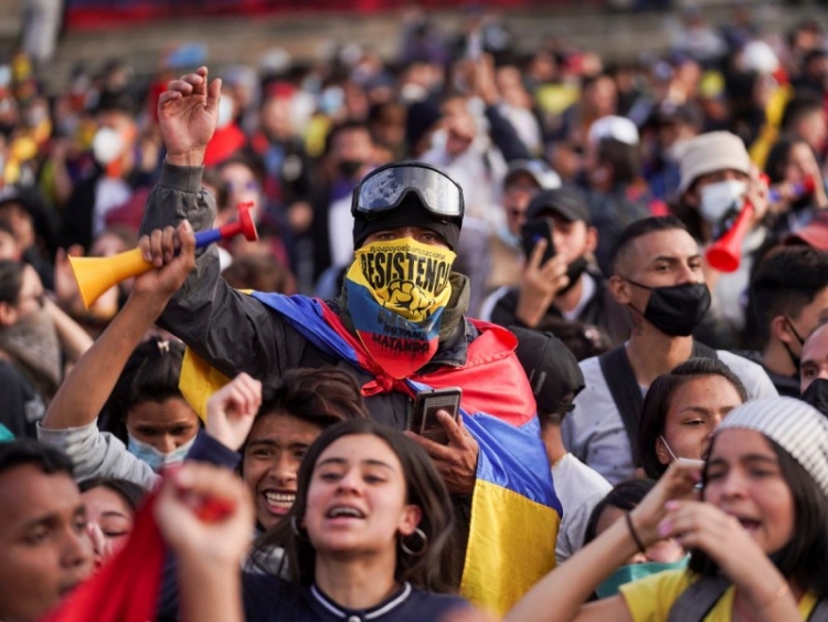 Crisis en Colombia por Covid, en medio de protestas