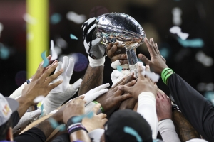 Filadelfia aplasta sue&ntilde;o de tricampeonato a Kansas City al ganar el S&uacute;per Taz&oacute;n 59