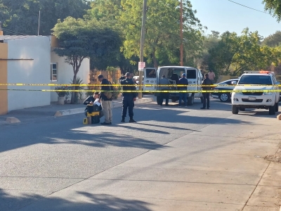 Polic&iacute;as hallan a un hombre muerto sobre su propio charco de sangre, en la 10 de Abril, en Guam&uacute;chil