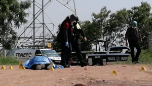 Matan a dos hombres en un funeral en Culiacán