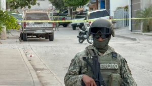 Sicarios interceptan y matan a balazos a 2 hombres, en la Colonia 10 de Mayo, en Culiac&aacute;n