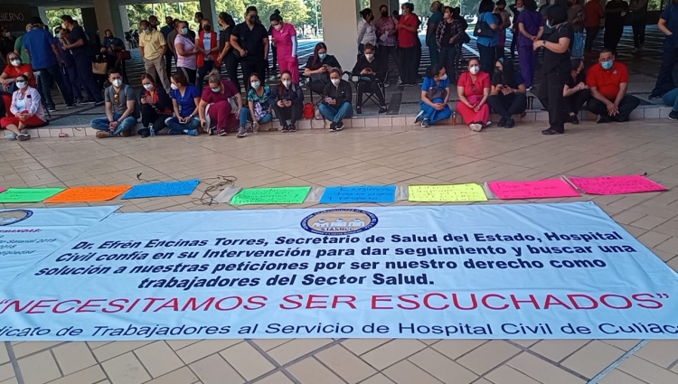 Se sienten 'pisoteados' trabajadores del Hospital Civil, acuden al gobernador