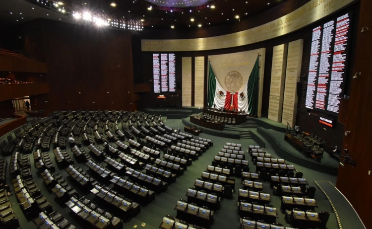 AMLO pide a diputados no hacer "maniobras" y respetar la ley, tras se&ntilde;alamiento de Morena al PT