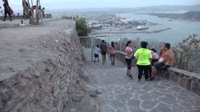 Retira PC los sellos de clausura del Faro de Mazatlán
