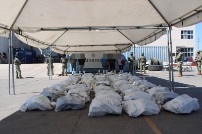 Asegura la Marina 1.8 tons de clorhidrato de coca&iacute;na frente a las Barras de Piaxtla, San Ignacio