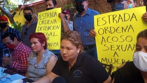 &iexcl;Ya basta! Exigen polic&iacute;as jubiladas y viudas un alto a la violencia y misoginia de Ferreiro