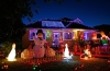 &iexcl;An&oacute;talos! Cuatro consejos para evitar accidentes con las luces navide&ntilde;as