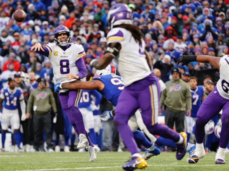Vikingos se hacen de la victoria en tiempo extra ante los Bills