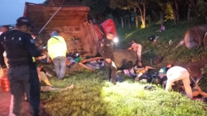 En Chiapas: accidente en tramo carretero Pijijiapan- Tonal&aacute; deja 10 migrantes muertos