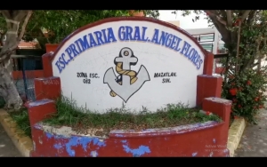 Escuelas lucen sucias y abadonadas
