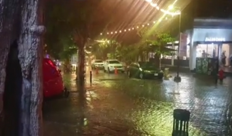 Llueve en Culiac&aacute;n y fallas en l&iacute;neas de la CFE deja sin luz a cientos de familias