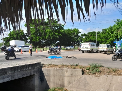 Muere adulto mayor atropellado por una g&oacute;ndola sobre la carretera Culiac&aacute;n-Navolato, en Aguaruto, Culiac&aacute;n
