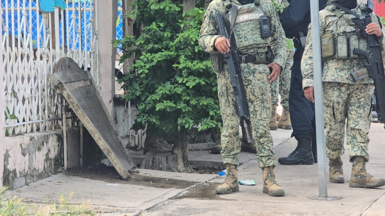 Atacan nuevamente vivienda en la colonia Gustavo D&iacute;az Ordaz; no hubo personas lesionadas