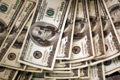 Baja el d&oacute;lar ante elecciones de Estados Unidos