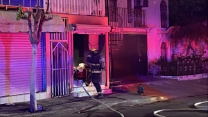 Delincuentes incendian casa de hombre asesinado en la colonia Los Pinos en Culiac&aacute;n