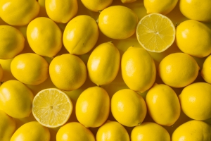 Consumir vitamina C con lim&oacute;n no previene el coronavirus