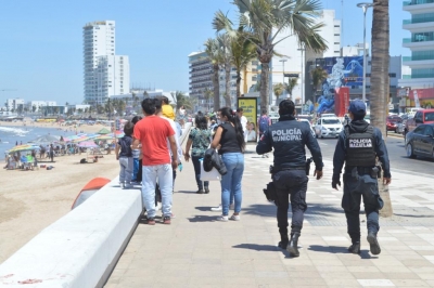 Con m&aacute;s de 25 mil visitantes Mazatl&aacute;n report&oacute; saldo blanco en el primer d&iacute;a del operativo