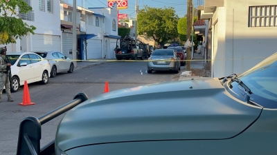 Mujer es asesinada a balazos en un veh&iacute;culo en Rinc&oacute;n del Humaya