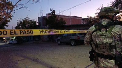 Asesinan a hombre frente a un domicilio en la colonia Los Huizaches