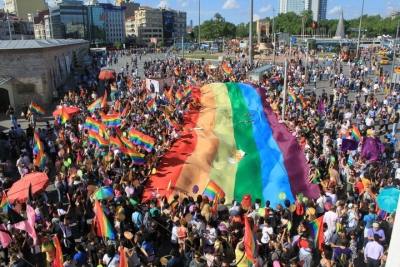 Polic&iacute;a de Turqu&iacute;a detiene a 10 personas por participar en la Marcha del Orgullo LGBT+