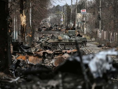 Sepultan a casi 300 personas en fosas comunes en ciudad ucraniana de Bucha