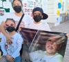 A mis hijos y a m&iacute; violentamente nos arrebataron la vida (levantan a su pap&aacute;), esposa de desaparecido