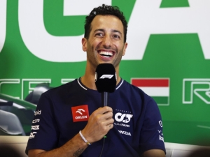 Ricciardo admite que quiere el asiento de 'Checo' P&eacute;rez en Red Bull