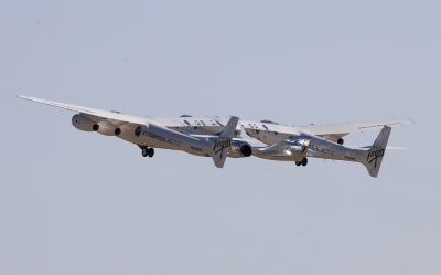 El multimillonario Richard Branson llega al espacio a bordo de cohete de Virgin Galactic