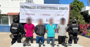 Durante Operativos en Badiraguato, Grupo Interinstitucional detiene a 8 civiles; aseguran 8 armas largas, cargadores, cartuchos y 6 veh&iacute;culos robados