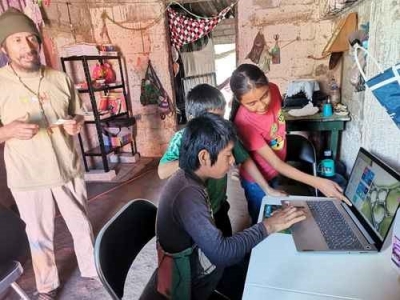 Improvisan en Escuinapa una casa de lectura para ni&ntilde;os jornaleros de Guerrero