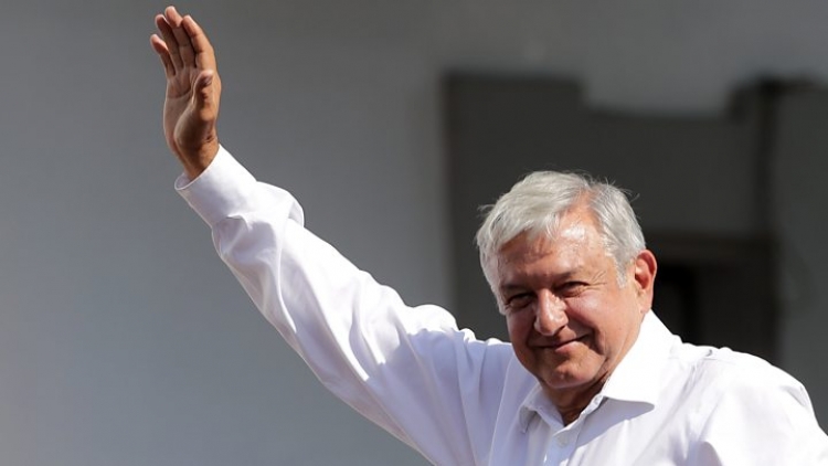 En M&eacute;xico todav&iacute;a se puede salir. Yo les voy a decir cu&aacute;ndo no salgan&rdquo;: AMLO