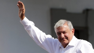 En M&eacute;xico todav&iacute;a se puede salir. Yo les voy a decir cu&aacute;ndo no salgan&rdquo;: AMLO