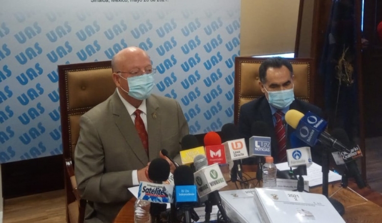Recibe el rector electo Jesús Manuel Madueña, las carpetas de los asuntos y recursos públicos de la UAS