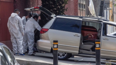 En Hidalgo: ladrones armados asaltan con violencia una carroza funeraria y se llevan hasta los cad&aacute;veres