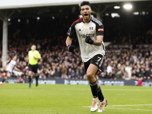 Raúl Jiménez anota y Fulham vence al Arsenal en Premier League
